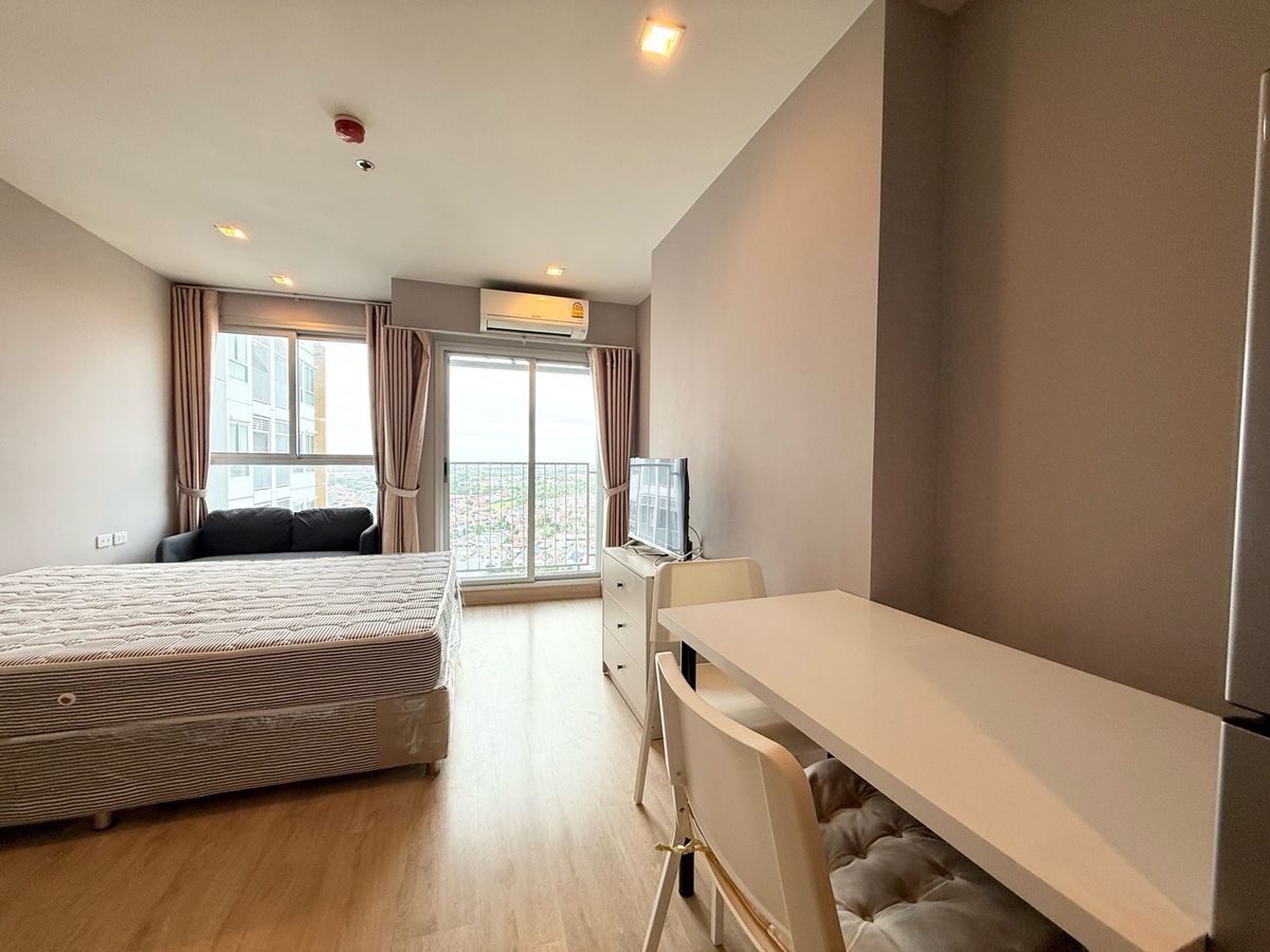 For RentCondoNonthaburi, Bang Yai, Bangbuathong : For rent!!️ Casa Condo Bang Yai, 1 bedroom, 1 bathroom, large room size 34 sq m.‼ ️ Floor 21, 2 air conditioners, furniture with electrical appliances You can enter now. North facing balcony