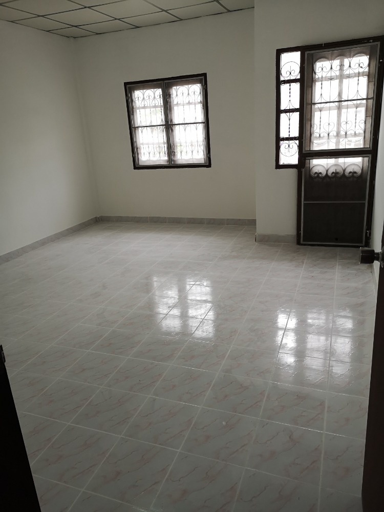 ขายทาวน์โฮมนวมินทร์ รามอินทรา : ต่ำกว่าล้าน! บ้านพร้อมอยู่ ผ่อนถูกกว่าค่าเช่า ใกล้รถไฟฟ้า