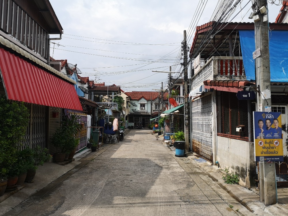 ขายทาวน์โฮมนวมินทร์ รามอินทรา : ต่ำกว่าล้าน! บ้านพร้อมอยู่ ผ่อนถูกกว่าค่าเช่า ใกล้รถไฟฟ้า