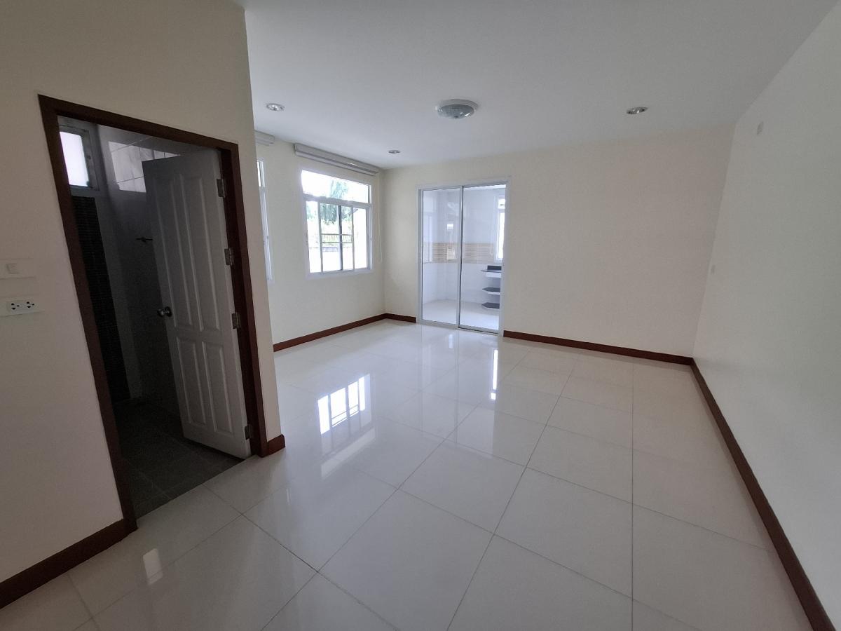 ให้เช่าโฮมออฟฟิศบางแค เพชรเกษม : AR137 ให้เช่าโฮมออฟฟิต มีพื้นที่ข้างบ้าน เข้าออกได้หลายทาง พิ้นที่ใช้สอย 230 ตรม.