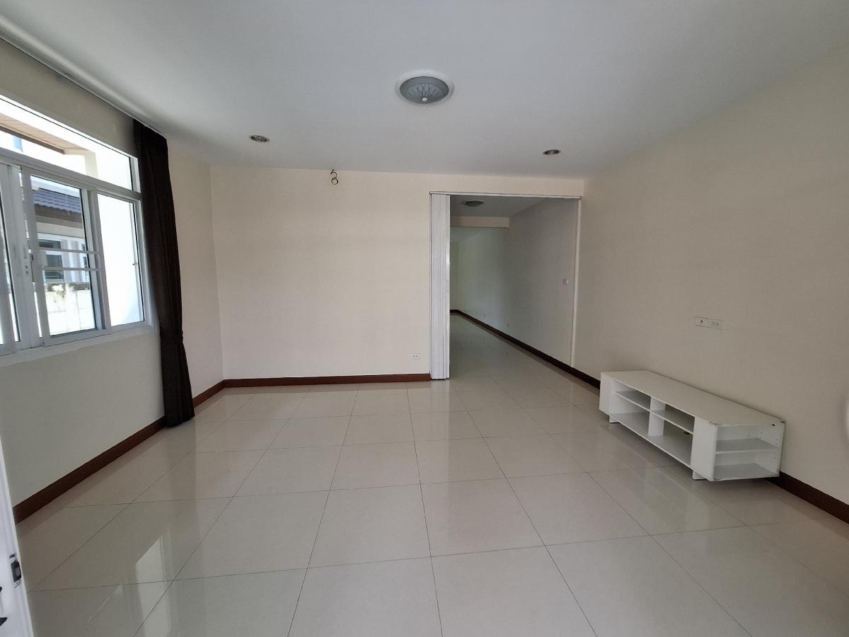 ให้เช่าโฮมออฟฟิศบางแค เพชรเกษม : AR137 ให้เช่าโฮมออฟฟิต มีพื้นที่ข้างบ้าน เข้าออกได้หลายทาง พิ้นที่ใช้สอย 230 ตรม.