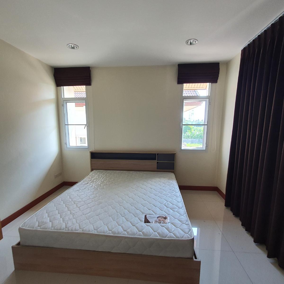 ให้เช่าโฮมออฟฟิศบางแค เพชรเกษม : AR137 ให้เช่าโฮมออฟฟิต มีพื้นที่ข้างบ้าน เข้าออกได้หลายทาง พิ้นที่ใช้สอย 230 ตรม.