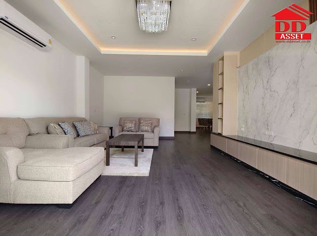 For RentHouseSukhumvit, Asoke, Thonglor : 3-storey detached house for rent, Sukhumvit 65, near Bts Ekkamai.