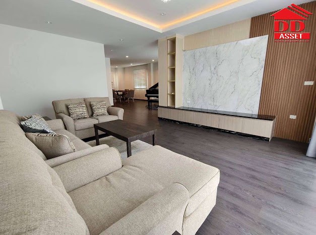 For RentHouseSukhumvit, Asoke, Thonglor : 3-storey detached house for rent, Sukhumvit 65, near Bts Ekkamai.