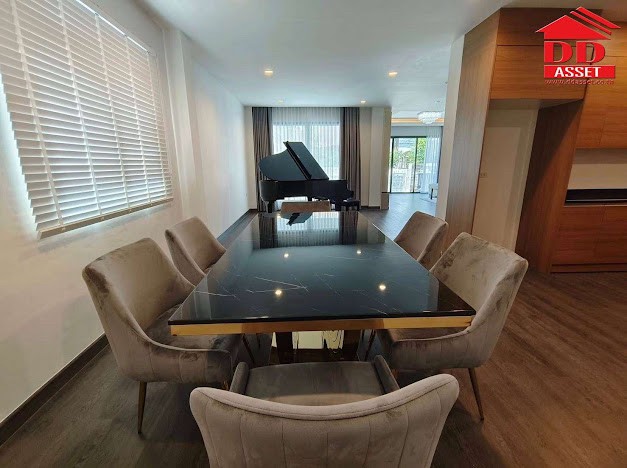 For RentHouseSukhumvit, Asoke, Thonglor : 3-storey detached house for rent, Sukhumvit 65, near Bts Ekkamai.