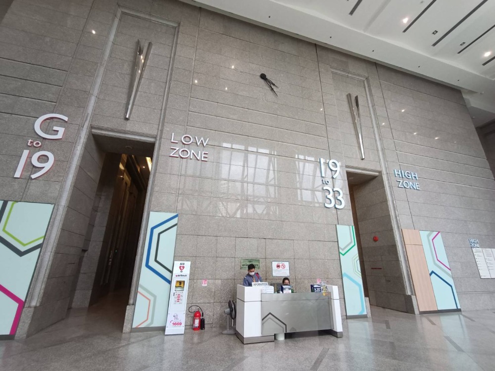 ให้เช่าสำนักงานรัชดา ห้วยขวาง : ให้เช่า เซอร์วิส ออฟฟิศ Serviced Office พื้นที่สำนักงาน ตกแต่งสวย พร้อมเข้าอยู่ อาคาร เมืองไทยภัทร คอมเพล็กซ์ ( Muang Thai - Phatra Complex Office Building ) 7 Workstations ราคาเช่า 49,590 บาท/เดือน ใกล้รถไฟฟ้าใต้ดิน MRT