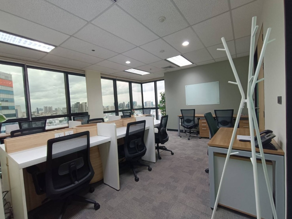 ให้เช่าสำนักงานรัชดา ห้วยขวาง : ให้เช่า เซอร์วิส ออฟฟิศ Serviced Office พื้นที่สำนักงาน ตกแต่งสวย พร้อมเข้าอยู่ อาคาร เมืองไทยภัทร คอมเพล็กซ์ ( Muang Thai - Phatra Complex Office Building ) 14 Workstations ราคาเช่า 90,990 บาท/เดือน ใกล้รถไฟฟ้าใต้ดิน