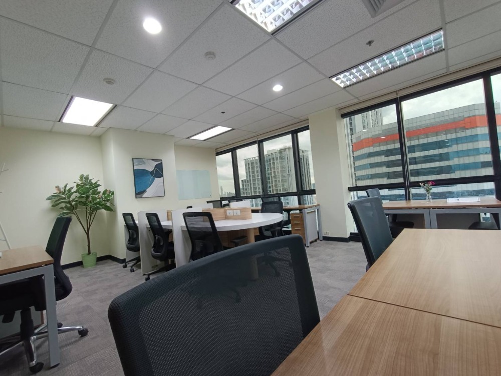 ให้เช่าสำนักงานรัชดา ห้วยขวาง : ให้เช่า เซอร์วิส ออฟฟิศ Serviced Office พื้นที่สำนักงาน ตกแต่งสวย พร้อมเข้าอยู่ อาคาร เมืองไทยภัทร คอมเพล็กซ์ ( Muang Thai - Phatra Complex Office Building ) 14 Workstations ราคาเช่า 90,990 บาท/เดือน ใกล้รถไฟฟ้าใต้ดิน