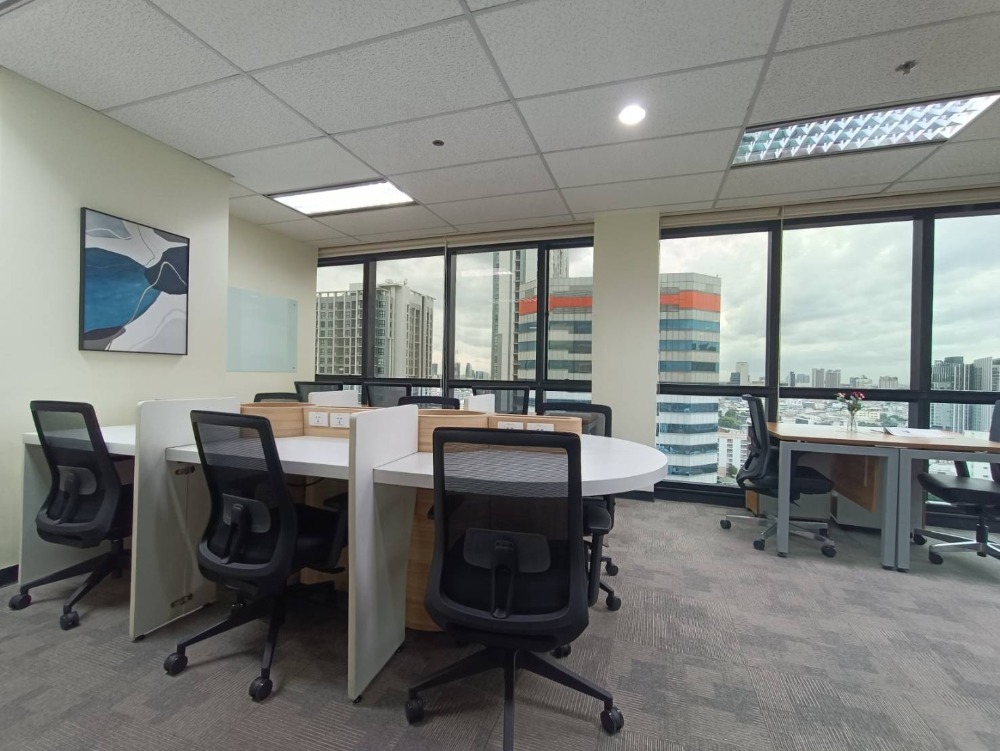ให้เช่าสำนักงานรัชดา ห้วยขวาง : ให้เช่า เซอร์วิส ออฟฟิศ Serviced Office พื้นที่สำนักงาน ตกแต่งสวย พร้อมเข้าอยู่ อาคาร เมืองไทยภัทร คอมเพล็กซ์ ( Muang Thai - Phatra Complex Office Building ) 14 Workstations ราคาเช่า 90,990 บาท/เดือน ใกล้รถไฟฟ้าใต้ดิน