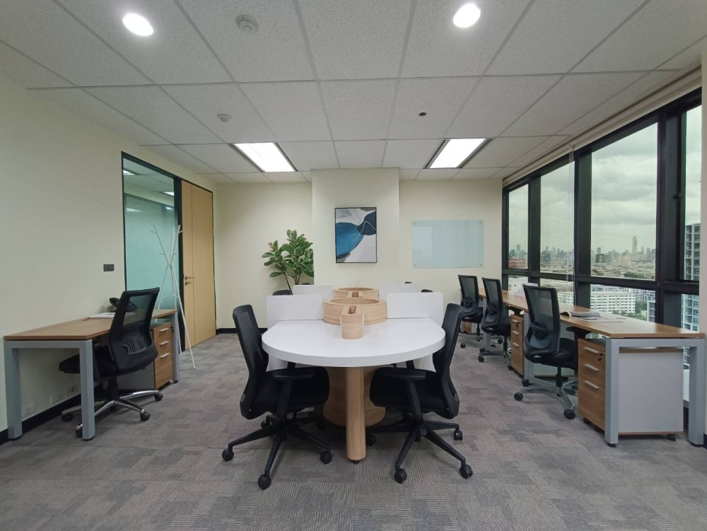ให้เช่าสำนักงานรัชดา ห้วยขวาง : ให้เช่า เซอร์วิส ออฟฟิศ Serviced Office พื้นที่สำนักงาน ตกแต่งสวย พร้อมเข้าอยู่ อาคาร เมืองไทยภัทร คอมเพล็กซ์ ( Muang Thai - Phatra Complex Office Building ) 14 Workstations ราคาเช่า 90,990 บาท/เดือน ใกล้รถไฟฟ้าใต้ดิน