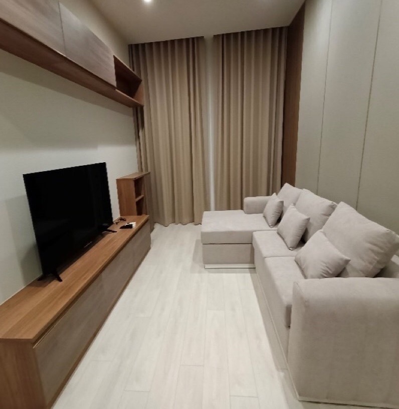 ขายคอนโดวิทยุ ชิดลม หลังสวน : 🔥 ขายด่วน Noble Ploenchit , 1 ห้องนอน ใกล้ BTS Ploenchit