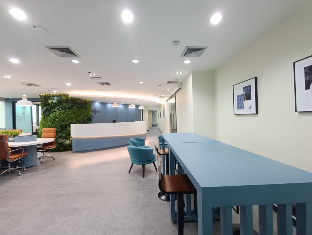 ให้เช่าสำนักงานรัชดา ห้วยขวาง : ให้เช่า เซอร์วิส ออฟฟิศ Serviced Office พื้นที่สำนักงาน ตกแต่งสวย พร้อมเข้าอยู่ อาคาร เมืองไทยภัทร คอมเพล็กซ์ ( Muang Thai - Phatra Complex Office Building ) 2 Workstations ราคาเช่า 9,890 บาท/เดือน ใกล้รถไฟฟ้าใต้ดิน MRT