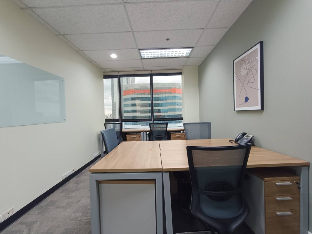 ให้เช่าสำนักงานรัชดา ห้วยขวาง : ให้เช่า เซอร์วิส ออฟฟิศ Serviced Office พื้นที่สำนักงาน ตกแต่งสวย พร้อมเข้าอยู่ อาคาร เมืองไทยภัทร คอมเพล็กซ์ ( Muang Thai - Phatra Complex Office Building ) 5 Workstations ราคาเช่า 37,590 บาท/เดือน ใกล้รถไฟฟ้าใต้ดิน
