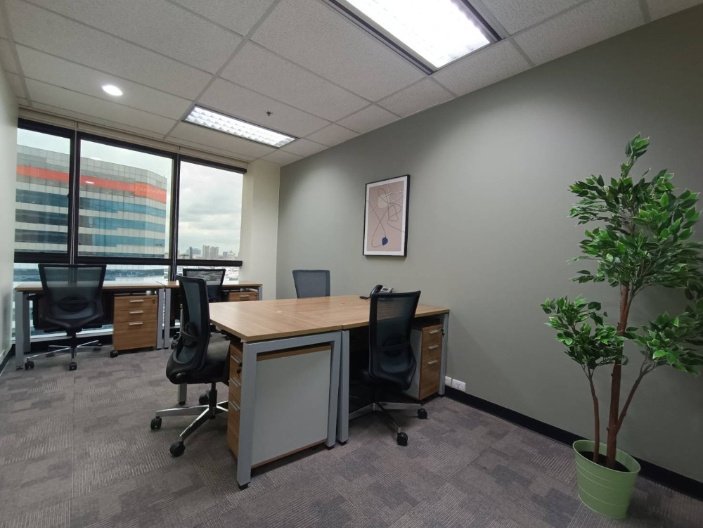 ให้เช่าสำนักงานรัชดา ห้วยขวาง : ให้เช่า เซอร์วิส ออฟฟิศ Serviced Office พื้นที่สำนักงาน ตกแต่งสวย พร้อมเข้าอยู่ อาคาร เมืองไทยภัทร คอมเพล็กซ์ ( Muang Thai - Phatra Complex Office Building ) 5 Workstations ราคาเช่า 37,590 บาท/เดือน ใกล้รถไฟฟ้าใต้ดิน
