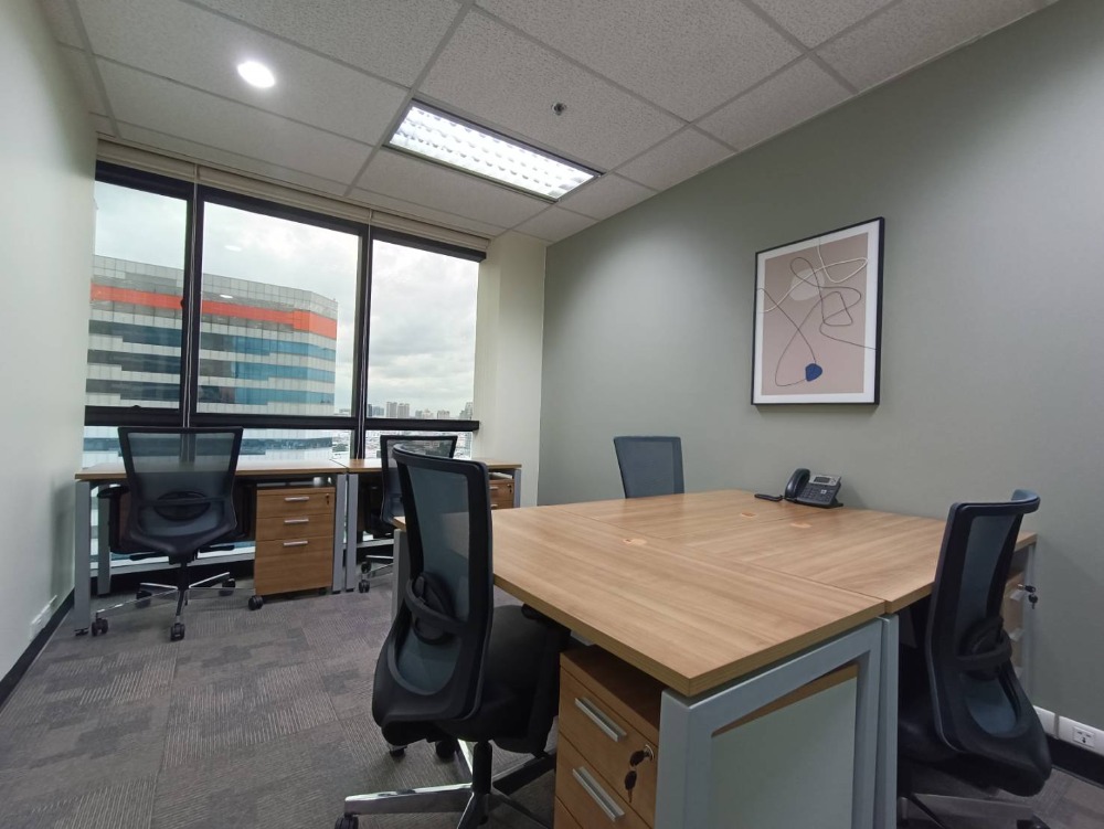 ให้เช่าสำนักงานรัชดา ห้วยขวาง : ให้เช่า เซอร์วิส ออฟฟิศ Serviced Office พื้นที่สำนักงาน ตกแต่งสวย พร้อมเข้าอยู่ อาคาร เมืองไทยภัทร คอมเพล็กซ์ ( Muang Thai - Phatra Complex Office Building ) 5 Workstations ราคาเช่า 37,590 บาท/เดือน ใกล้รถไฟฟ้าใต้ดิน