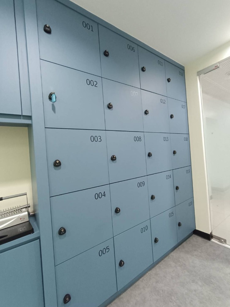 ให้เช่าสำนักงานรัชดา ห้วยขวาง : ให้เช่า เซอร์วิส ออฟฟิศ Serviced Office พื้นที่สำนักงาน ตกแต่งสวย พร้อมเข้าอยู่ อาคาร เมืองไทยภัทร คอมเพล็กซ์ ( Muang Thai - Phatra Complex Office Building ) 5 Workstations ราคาเช่า 37,590 บาท/เดือน ใกล้รถไฟฟ้าใต้ดิน