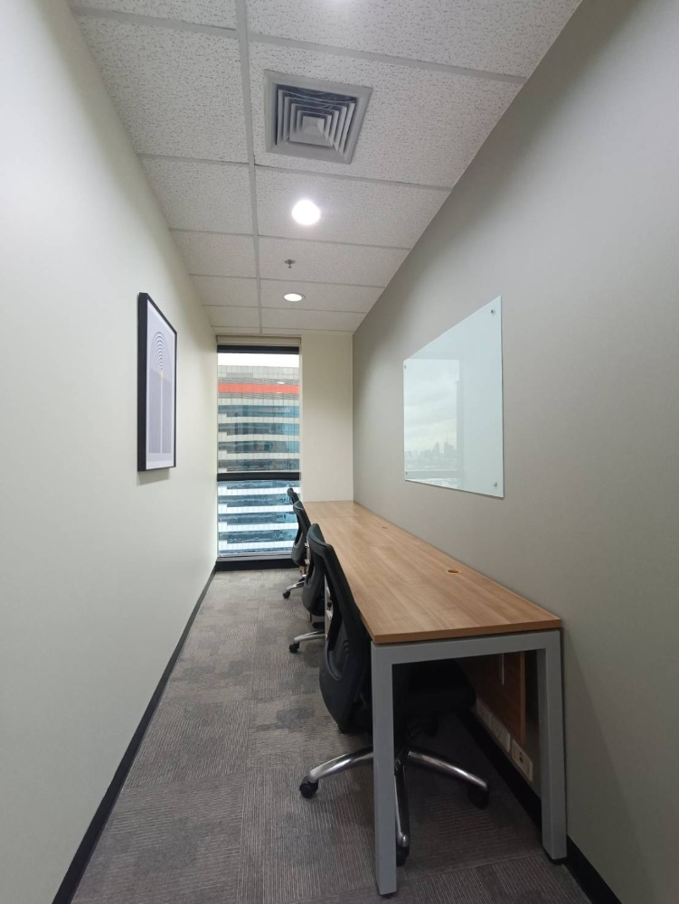 ให้เช่าสำนักงานรัชดา ห้วยขวาง : ให้เช่า เซอร์วิส ออฟฟิศ Serviced Office พื้นที่สำนักงาน ตกแต่งสวย พร้อมเข้าอยู่ อาคาร เมืองไทยภัทร คอมเพล็กซ์ ( Muang Thai - Phatra Complex Office Building ) 3 Workstations ราคาเช่า 14,990 บาท/เดือน ใกล้รถไฟฟ้าใต้ดิน MRT