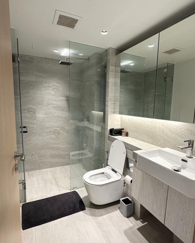 ขายคอนโดสีลม ศาลาแดง บางรัก : 🔥 ขายพร้อมผู้เช่า ถึง ธันวาคม 2569
 Loft Silom , 1 ห้องนอน ใกล้ BTS Surasak