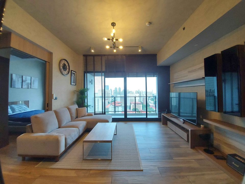 ขายคอนโดสุขุมวิท อโศก ทองหล่อ : ขาย/ให้เช่า Lofts Asoke , 2 ห้องนอน ใกล้ MRT Petchaburi