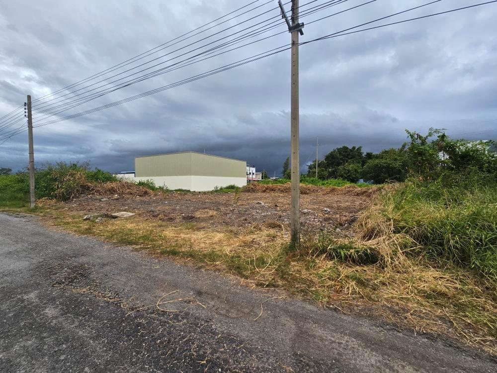 ขายที่ดินสมุทรปราการ สำโรง : (ไม่รับนายหน้า ไม่รับการตลาด) ขายที่ดินถมเเล้วพร้อมใช้งาน!ราคาถูกมาก  40 ตารางวา ทำเล: ซ.บางปู 85 (ซ.หมู่บ้านเมืองเอก) ขนาด 40 ตารางวา  🔥 720,000 บาท ที่สวย เหมาะปลูกบ้าน/เก็งกำไร โทร 0954935293 เจ้าของขายเอง ราคาถูกมากๆ