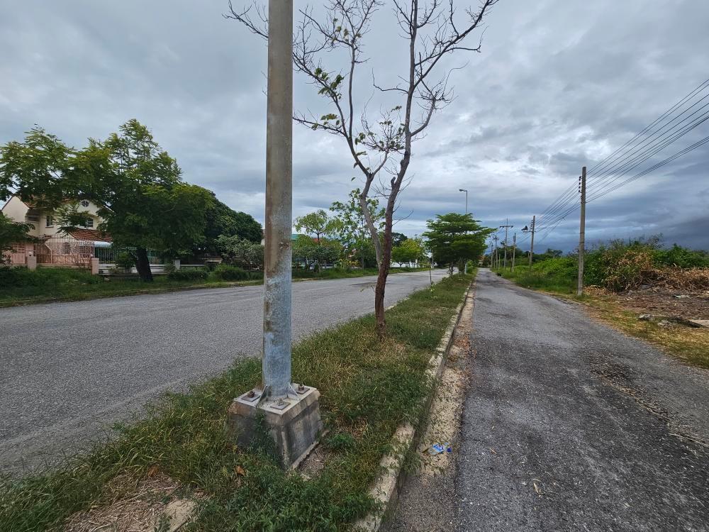 ขายที่ดินสมุทรปราการ สำโรง : (ไม่รับนายหน้า ไม่รับการตลาด) ขายที่ดินถมเเล้วพร้อมใช้งาน!ราคาถูกมาก  40 ตารางวา ทำเล: ซ.บางปู 85 (ซ.หมู่บ้านเมืองเอก) ขนาด 40 ตารางวา  🔥 720,000 บาท ที่สวย เหมาะปลูกบ้าน/เก็งกำไร โทร 0954935293 เจ้าของขายเอง ราคาถูกมากๆ