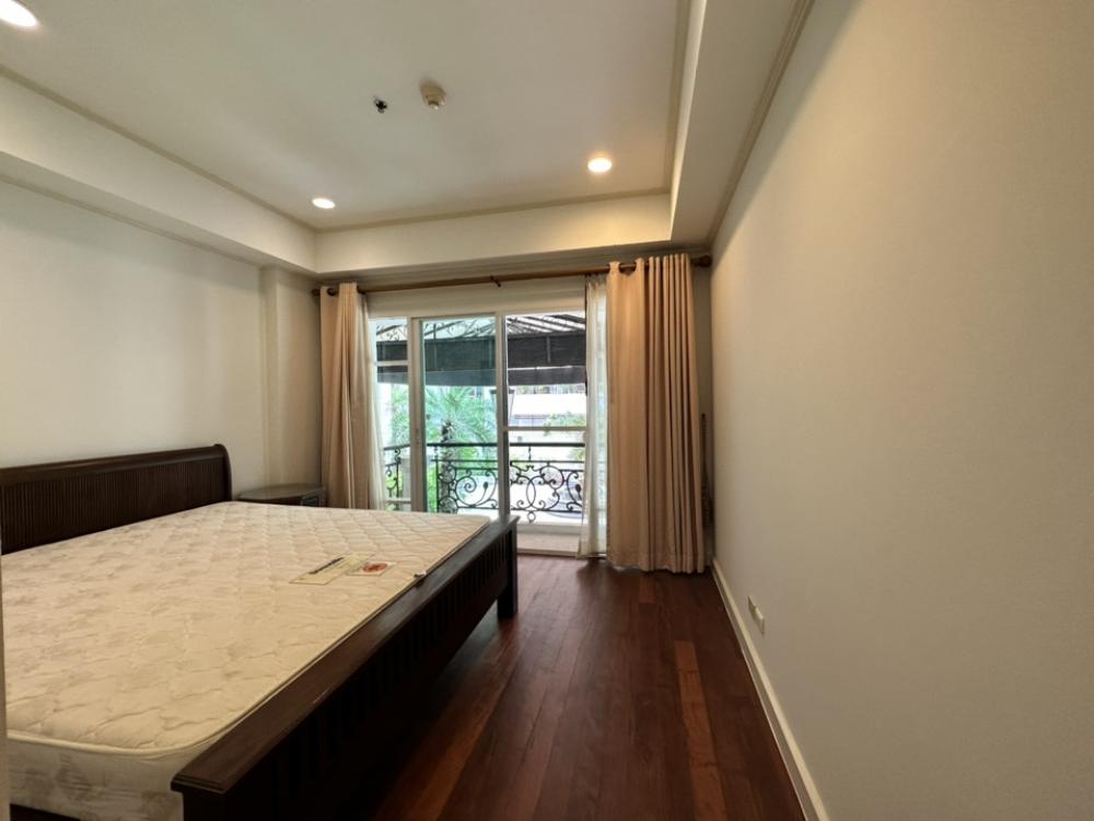 ขายคอนโดสุขุมวิท อโศก ทองหล่อ : ขายห้องพร้อมผู้เช่า ขายด่วนห้องเพิ่ง renovate ใหม่ ห้องมุม ไม่ร้อน ได้แสงธรรมชาติ เงียบสงบ ปลอดภัย เพื่อนบ้านดี เพียง 350 เมตรจากรถไฟฟ้าทองหล่อ