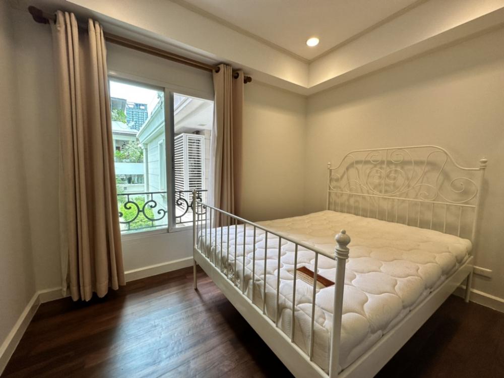 ขายคอนโดสุขุมวิท อโศก ทองหล่อ : ขายห้องพร้อมผู้เช่า ขายด่วนห้องเพิ่ง renovate ใหม่ ห้องมุม ไม่ร้อน ได้แสงธรรมชาติ เงียบสงบ ปลอดภัย เพื่อนบ้านดี เพียง 350 เมตรจากรถไฟฟ้าทองหล่อ