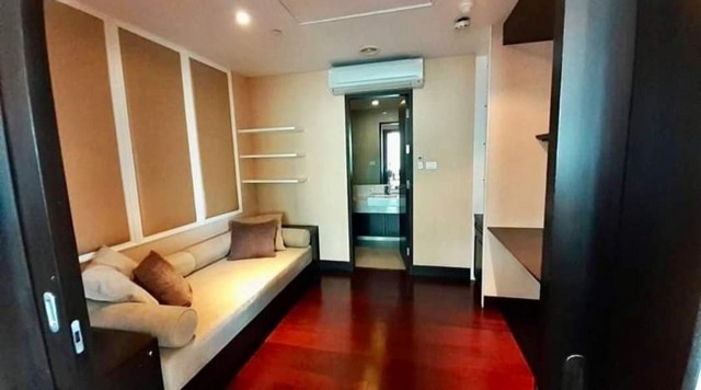 For RentCondoWitthayu, Chidlom, Langsuan, Ploenchit : 4 Bedroom Unit for Rent at The Park Chidlom, near BTS Chit Lom & MRT Si Lom