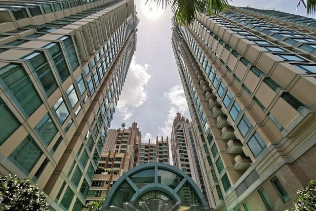 For RentCondoWitthayu, Chidlom, Langsuan, Ploenchit : 4 Bedroom Unit for Rent at The Park Chidlom, near BTS Chit Lom & MRT Si Lom