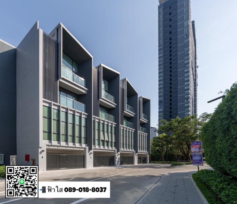 For SaleHome OfficeRama9, Petchburi, RCA : 🏠Town Villa ideo Rama 9 -Asoke 🏢 Area 218 Sq.m., up to 4 floors 📣 House in the heart of Rama 9 intersection, can be used as a home office and can use the central part of the condo‼️ Only here at once ‼️🌈If interested, make an appointment to see the projec