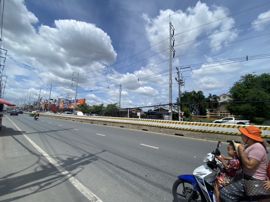 ขายที่ดินปทุมธานี รังสิต ธรรมศาสตร์ : ขาย ที่ดิน ติดถนนใหญ่ ไสวประชาราษฎร์ ลำลูกกา คลอง 4 เนื้อที่ 65 ไร่ ใกล้รถไฟฟ้า