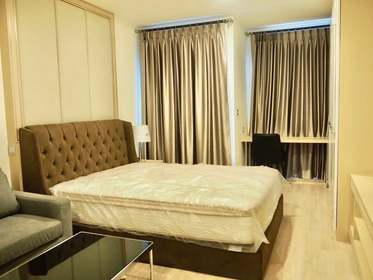 For SaleCondoRatchathewi,Phayathai : Urgent sale, 2 bedrooms, 2 bathrooms, Rhythm rangnam (very rare room), good location