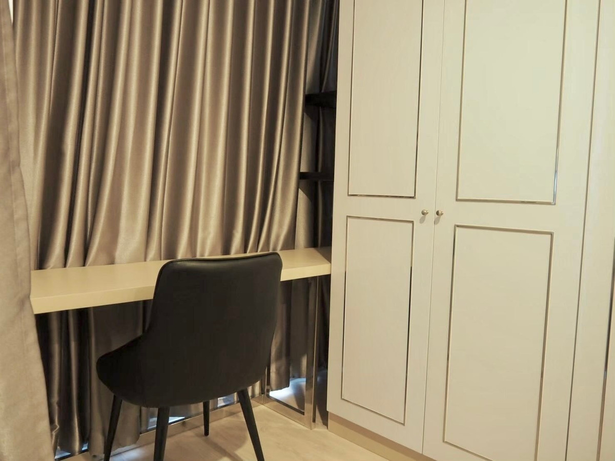 For SaleCondoRatchathewi,Phayathai : Urgent sale, 2 bedrooms, 2 bathrooms, Rhythm rangnam (very rare room), good location