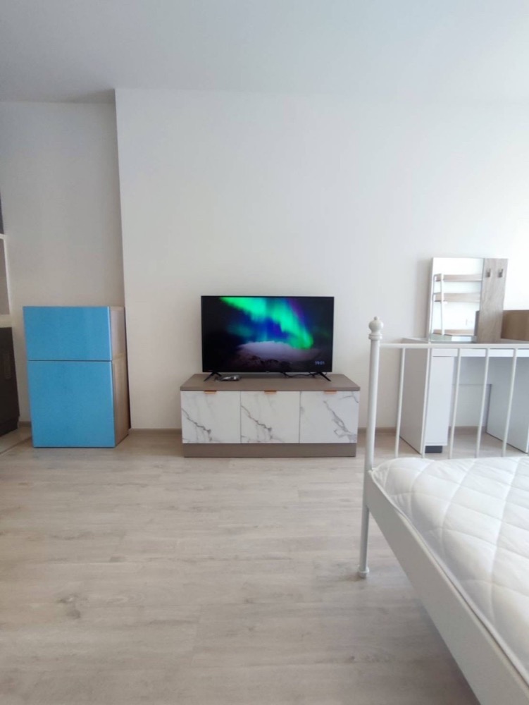 For RentCondoRatchathewi,Phayathai : For rent Rhythm rangnam (Studio), new room, never been in