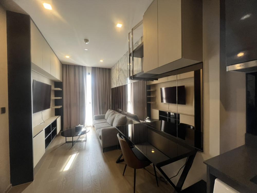 For RentCondoSukhumvit, Asoke, Thonglor : Ashton Asoke Room for rent, size 32 sq m, 1 bedroom, 1 bathroom, ready to move in, special price 24,000 only, call 0614162636