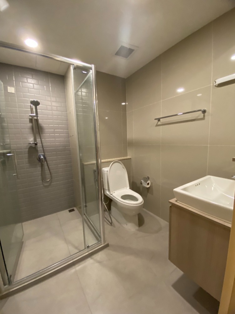 ให้เช่าคอนโดปิ่นเกล้า จรัญสนิทวงศ์ : สถานะตามภาพปก**จอดรถได้ 2 คัน แบบ 2 ห้องนอน 2 น้ำ หายาก ห้องมุมทิศใต้และตะวันออก** ให้เช่า The Tree Charan 30