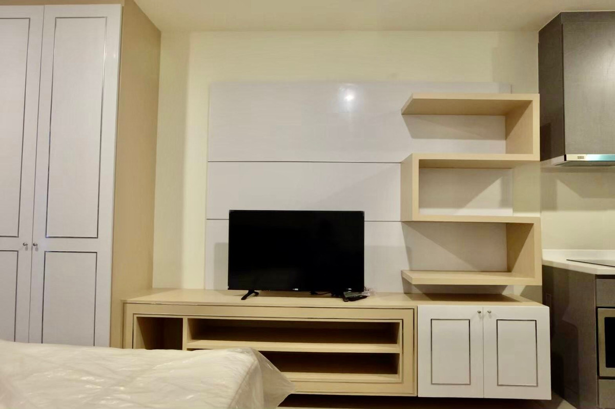 For SaleCondoRatchathewi,Phayathai : Urgent sale, 2 bedrooms, 2 bathrooms, Rhythm rangnam (very rare room), good location