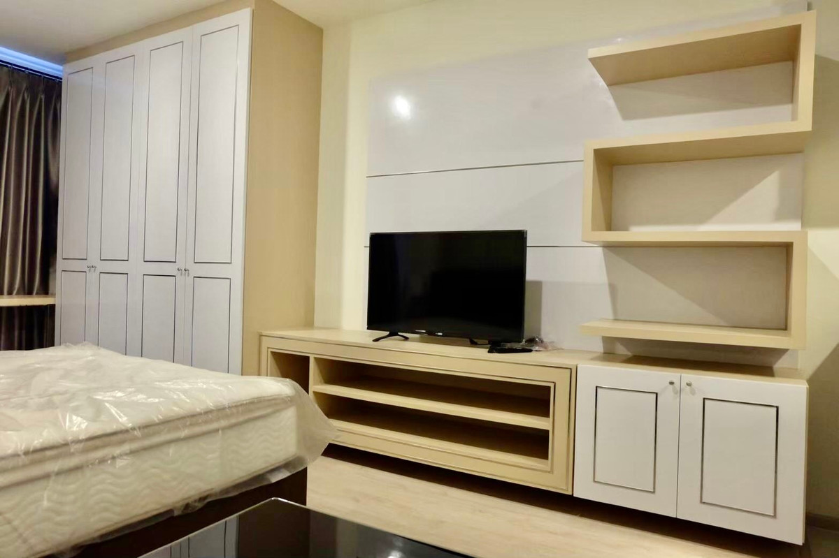 For SaleCondoRatchathewi,Phayathai : Urgent sale, 2 bedrooms, 2 bathrooms, Rhythm rangnam (very rare room), good location