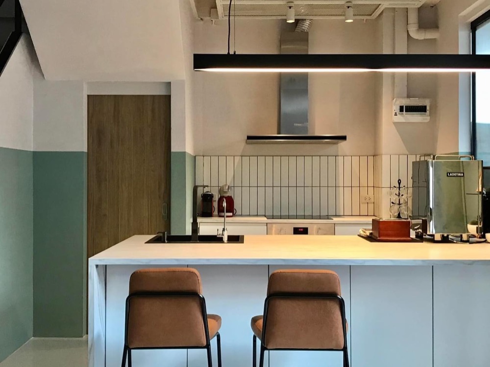 For SaleTownhomeSukhumvit, Asoke, Thonglor : For Sale with tenant til September 26
House Sukhumvit 71, 4 bedrooms near BTS Phra Khanong.