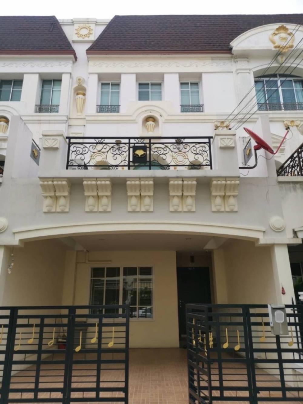 For SaleTownhomeRama3 (Riverside),Satupadit : Townhouse for sale, 3 floors, 3 bedrooms, 4 bathrooms, good condition, ready to move in, located on Rama 3 Road.
