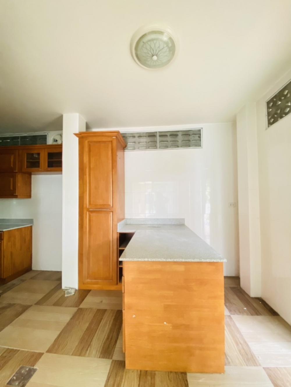 ขายทาวน์โฮมท่าพระ ตลาดพลู วุฒากาศ : เมโทรพาร์ค สาทร กัลปพฤกษ์ (Metro Park Sathorn) ใกล้ MRT BTS บางหว้าขายทาวน์โฮมหลังมุม 3 ชั้น