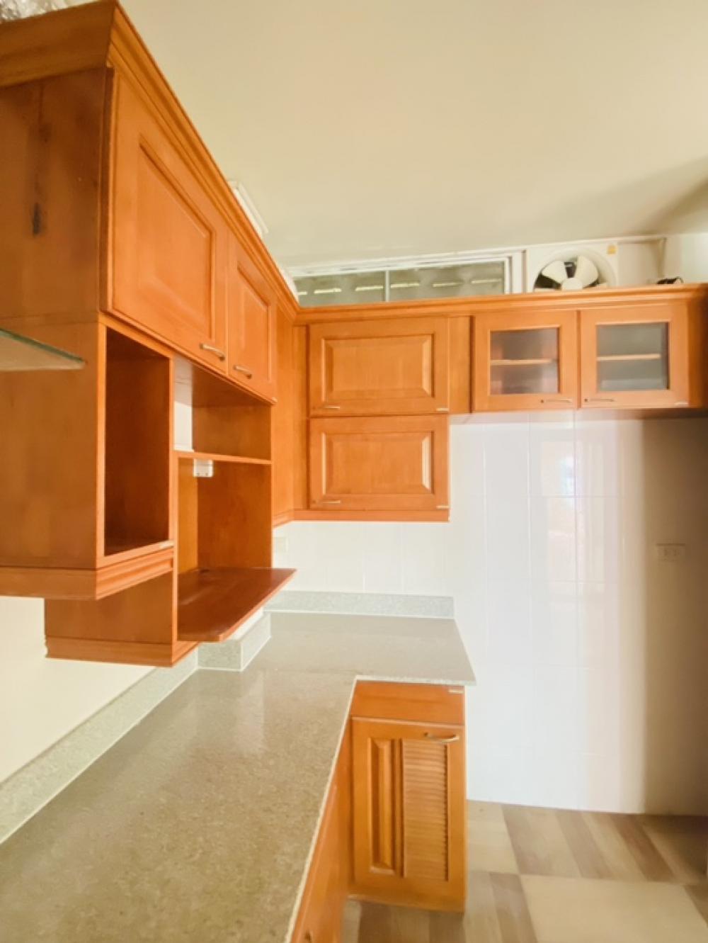 ขายทาวน์โฮมท่าพระ ตลาดพลู วุฒากาศ : เมโทรพาร์ค สาทร กัลปพฤกษ์ (Metro Park Sathorn) ใกล้ MRT BTS บางหว้าขายทาวน์โฮมหลังมุม 3 ชั้น