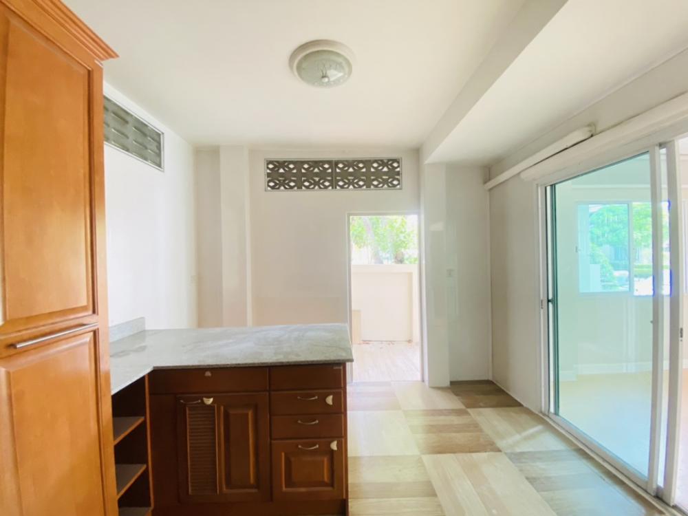 ขายทาวน์โฮมท่าพระ ตลาดพลู วุฒากาศ : เมโทรพาร์ค สาทร กัลปพฤกษ์ (Metro Park Sathorn) ใกล้ MRT BTS บางหว้าขายทาวน์โฮมหลังมุม 3 ชั้น