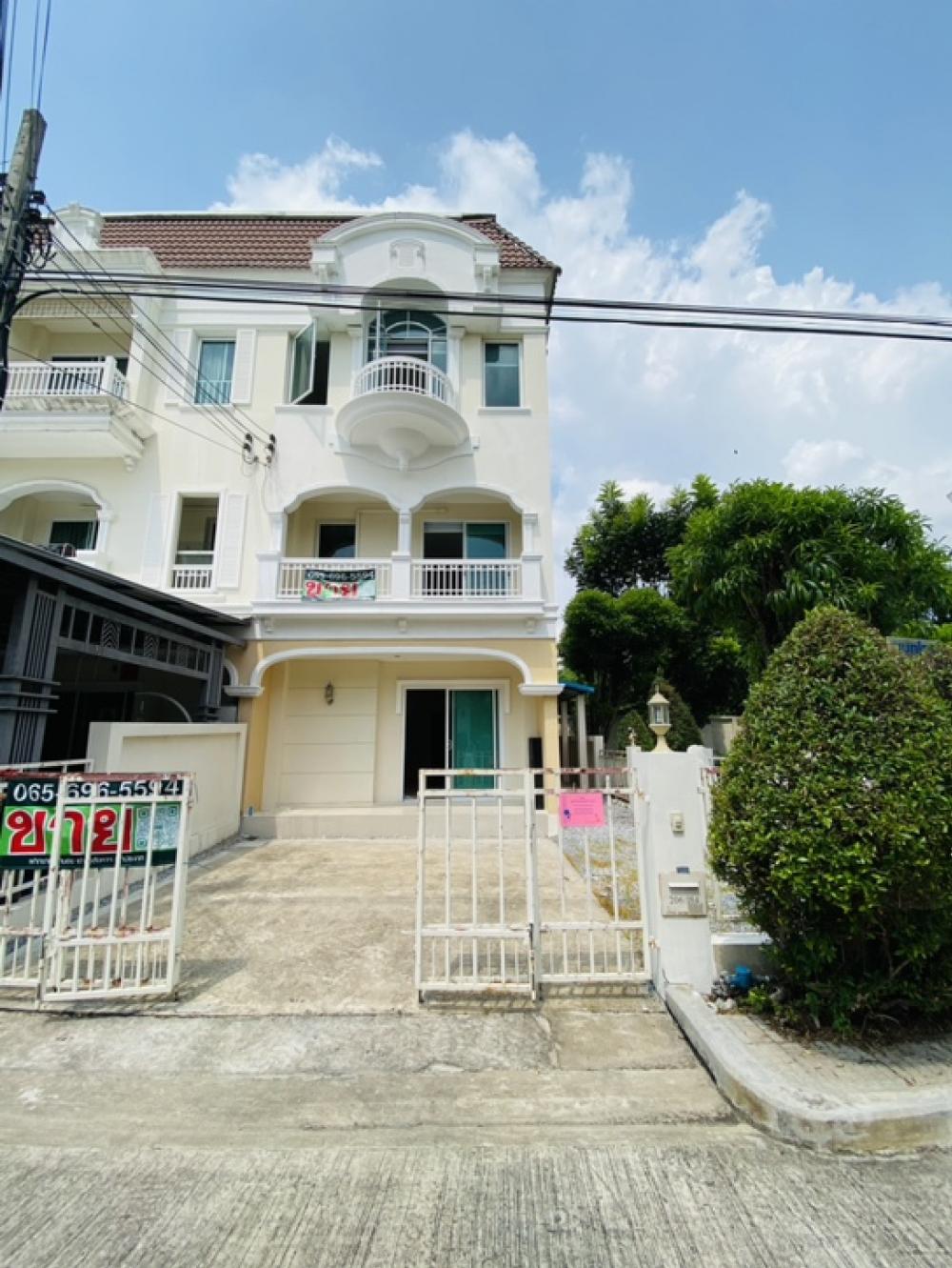 ขายทาวน์โฮมท่าพระ ตลาดพลู วุฒากาศ : เมโทรพาร์ค สาทร กัลปพฤกษ์ (Metro Park Sathorn) ใกล้ MRT BTS บางหว้าขายทาวน์โฮมหลังมุม 3 ชั้น