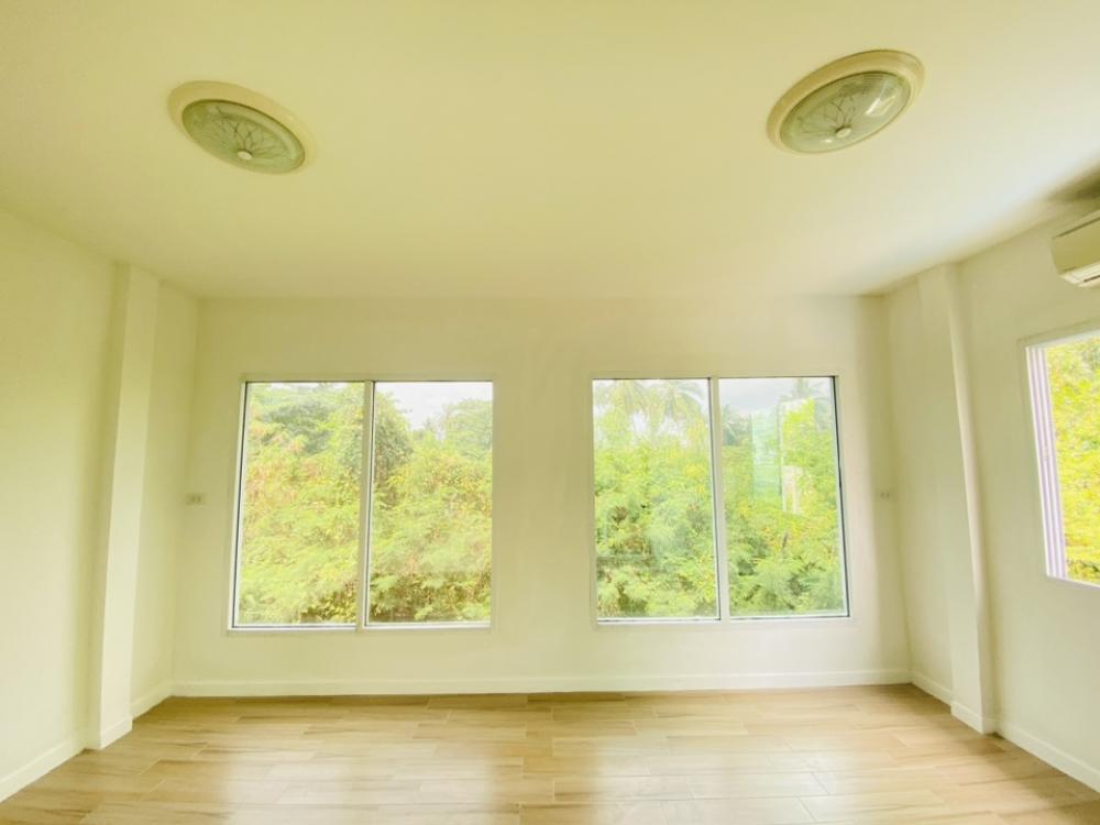 ขายทาวน์โฮมท่าพระ ตลาดพลู วุฒากาศ : เมโทรพาร์ค สาทร กัลปพฤกษ์ (Metro Park Sathorn) ใกล้ MRT BTS บางหว้าขายทาวน์โฮมหลังมุม 3 ชั้น