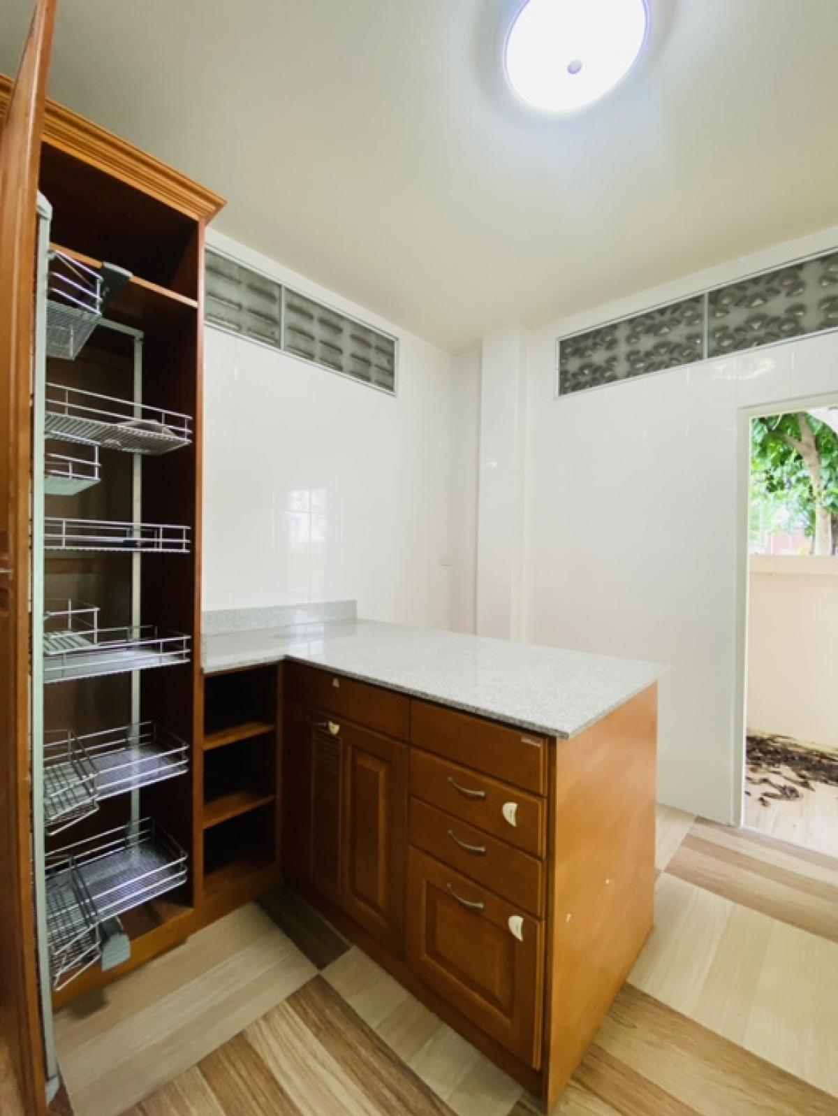 ขายทาวน์โฮมท่าพระ ตลาดพลู วุฒากาศ : เมโทรพาร์ค สาทร กัลปพฤกษ์ (Metro Park Sathorn) ใกล้ MRT BTS บางหว้าขายทาวน์โฮมหลังมุม 3 ชั้น