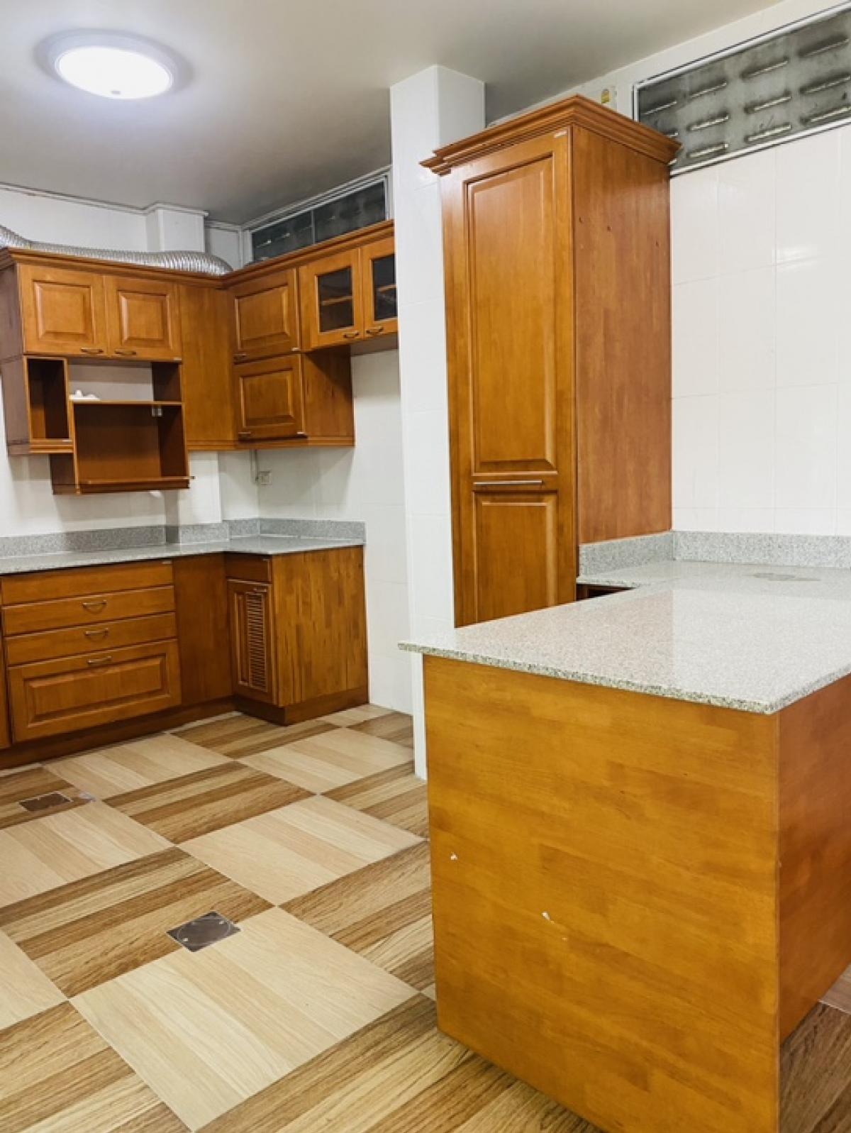 ขายทาวน์โฮมท่าพระ ตลาดพลู วุฒากาศ : เมโทรพาร์ค สาทร กัลปพฤกษ์ (Metro Park Sathorn) ใกล้ MRT BTS บางหว้าขายทาวน์โฮมหลังมุม 3 ชั้น