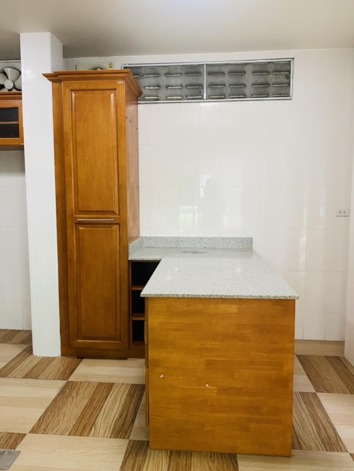 ขายทาวน์โฮมท่าพระ ตลาดพลู วุฒากาศ : เมโทรพาร์ค สาทร กัลปพฤกษ์ (Metro Park Sathorn) ใกล้ MRT BTS บางหว้าขายทาวน์โฮมหลังมุม 3 ชั้น