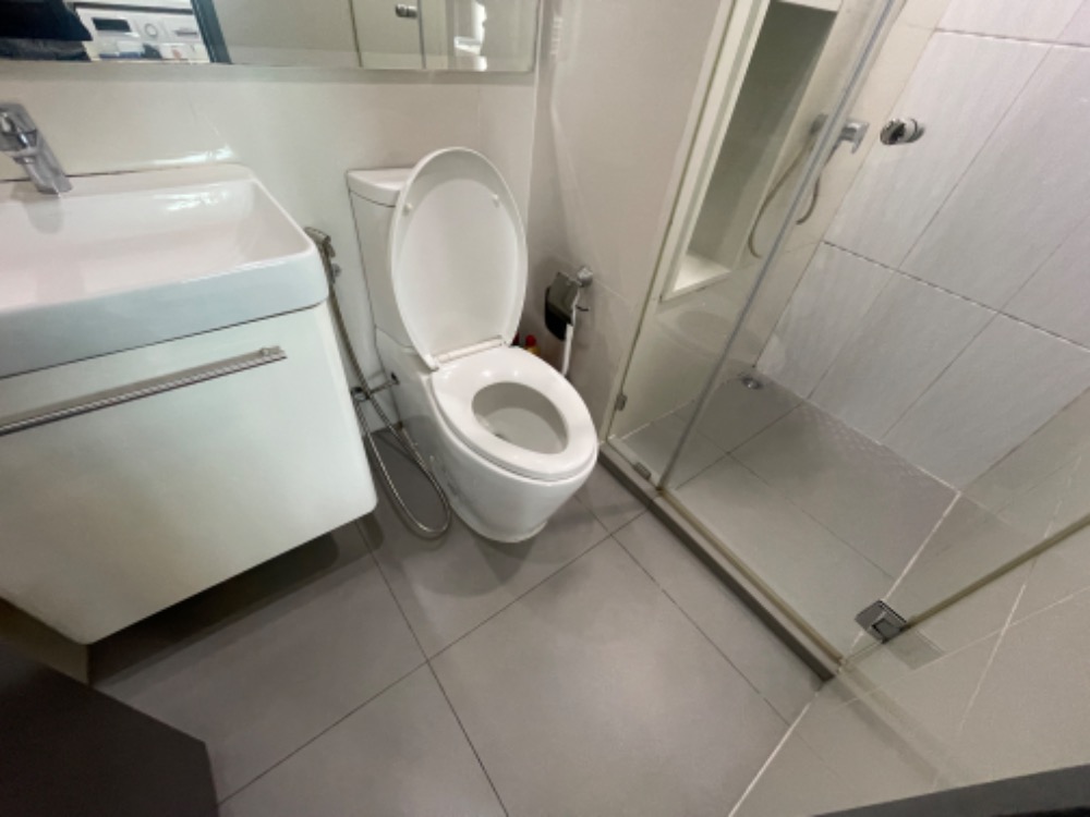 ให้เช่าคอนโดราชเทวี พญาไท : ให้ เช่า Rhythm rangnam ริธึ่ม รางน้ำ 1ห้องนอน 1ห้องน้ำ (ราคาดีห้องพร้อมอยู่)