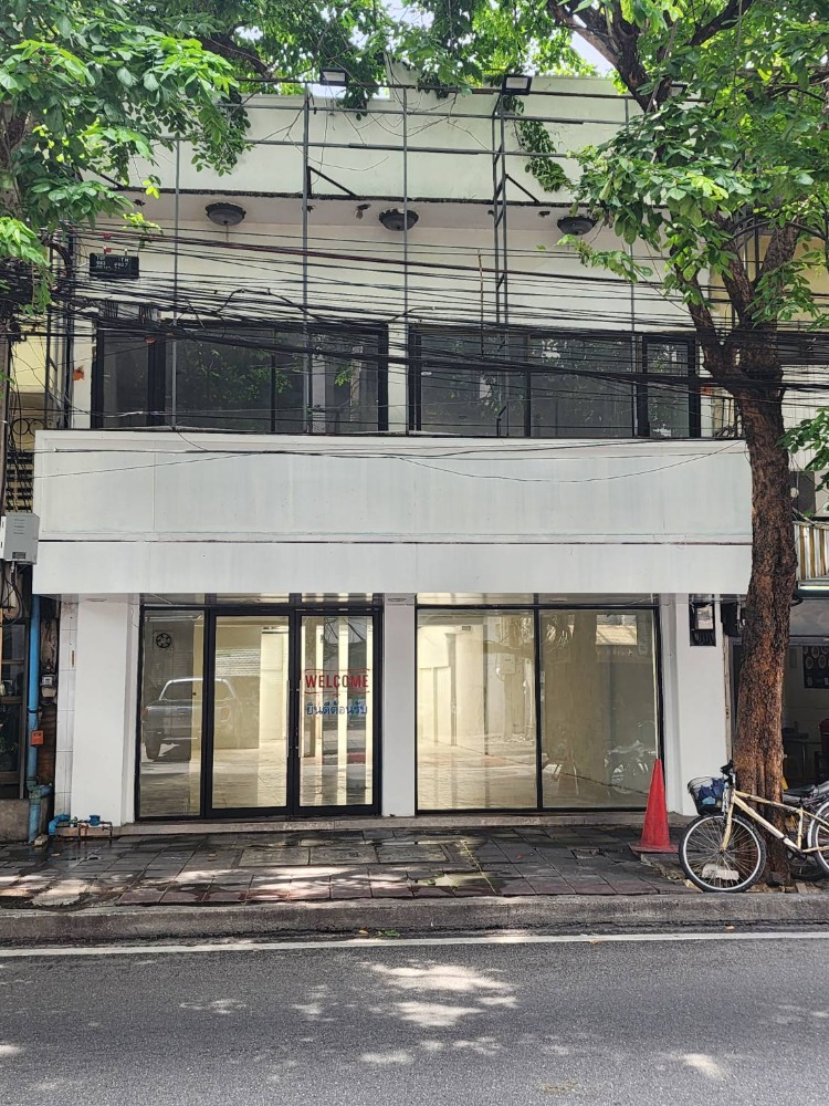 For RentShop HouseRama9, Petchburi, RCA : commercial building for rent Zone Vibhavadi Rangsit - Pracha Songkhro - Ratchadaphisek, near Big C Ratchadaphisek, only 5 minutes